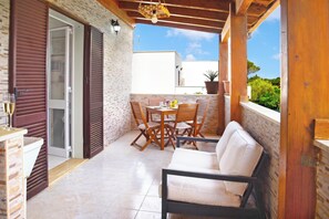 รับประทานอาหารกลางแจ้ง
