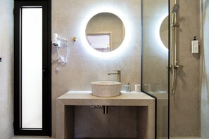 Studio Comfort - utsikt mot poolen | Badrum