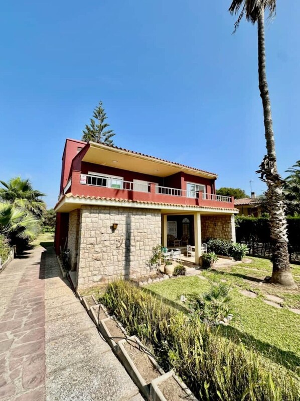 Villa, 5 Bedrooms, Private Pool, Garden View | Exterior