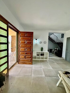 Villa, 5 Bedrooms, Private Pool, Garden View | Interior