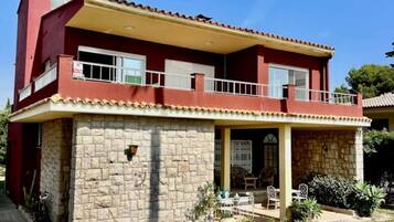 Villa, 5 Bedrooms, Private Pool, Garden View | Exterior