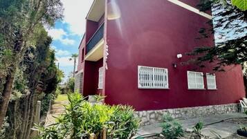 Villa, 5 Bedrooms, Private Pool, Garden View | Exterior