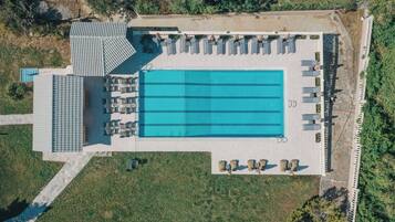 Seasonal outdoor pool
