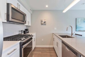 Fridge, microwave, oven, stovetop - Chic North End Escape Near Waterfront (Boston, MA)