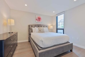 2 sovrum, skrivbord, strykjärn/strykbräda och wi-fi