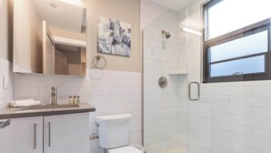 Unclassified image, 3 of 14, button - Luxury 2BR North End Retreat (Boston, MA)