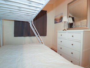 2 bedrooms, individually decorated, individually furnished, free WiFi