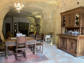 Dining - Leonardo at our 'Clos Lussault' near Amboise in the Loire Valley (Lussault-sur-Loire)