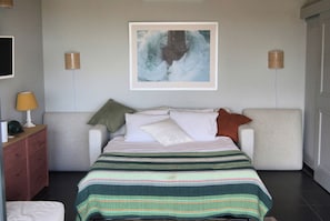 1 bedroom, iron/ironing board, travel crib, WiFi