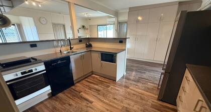 Shore Beats Work - Large entertaining area! Dog friendly!