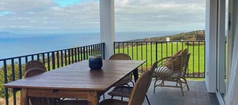 New Family Home with a View of São Jorge Island – Ribeirinha