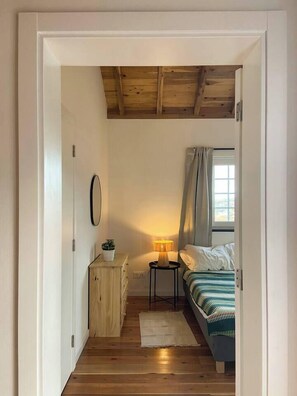 5 bedrooms, iron/ironing board, travel cot, WiFi