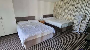 Cabin | 1 bedroom, iron/ironing board, free WiFi, bed sheets