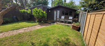 Pet Friendly - 4 Guests - 13 min to the Beach