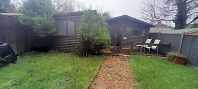 Pet Friendly - 4 Guests - 13 min to the Beach