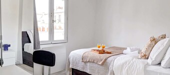 Chic 1BR Flat for 4 in Vibrant Montorgueil Area