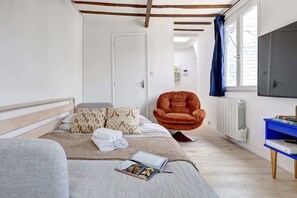 1 bedroom, desk, iron/ironing board, travel cot