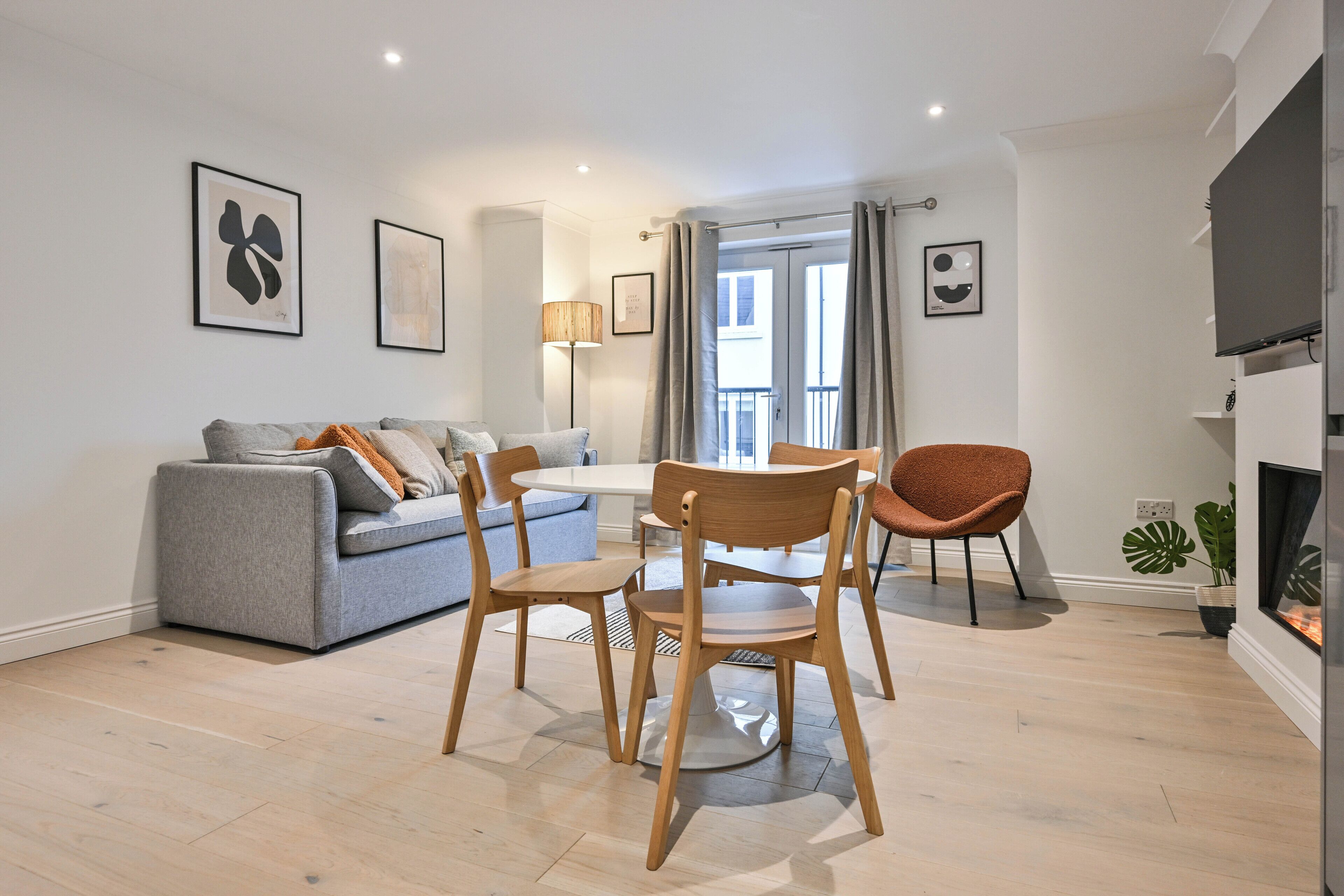Apartment, 2 Bedrooms | Living area