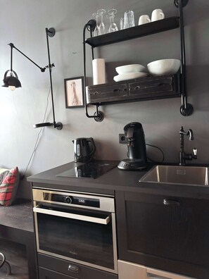 Un four, surface de cuisson