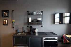 Refrigerador, microondas, horno, placa de cocina