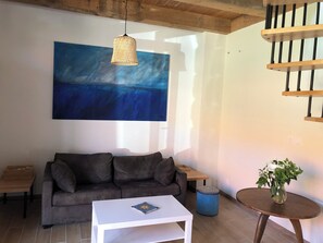 Books - Charming house between land and sea in a green setting (Lannion)