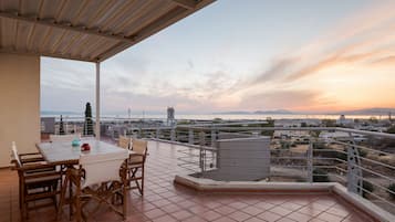 Deluxe Apartment, Sea View | Terrace/patio