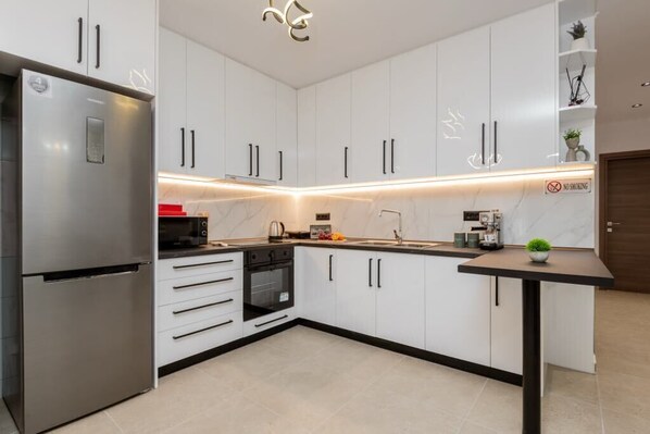 Microwave, oven