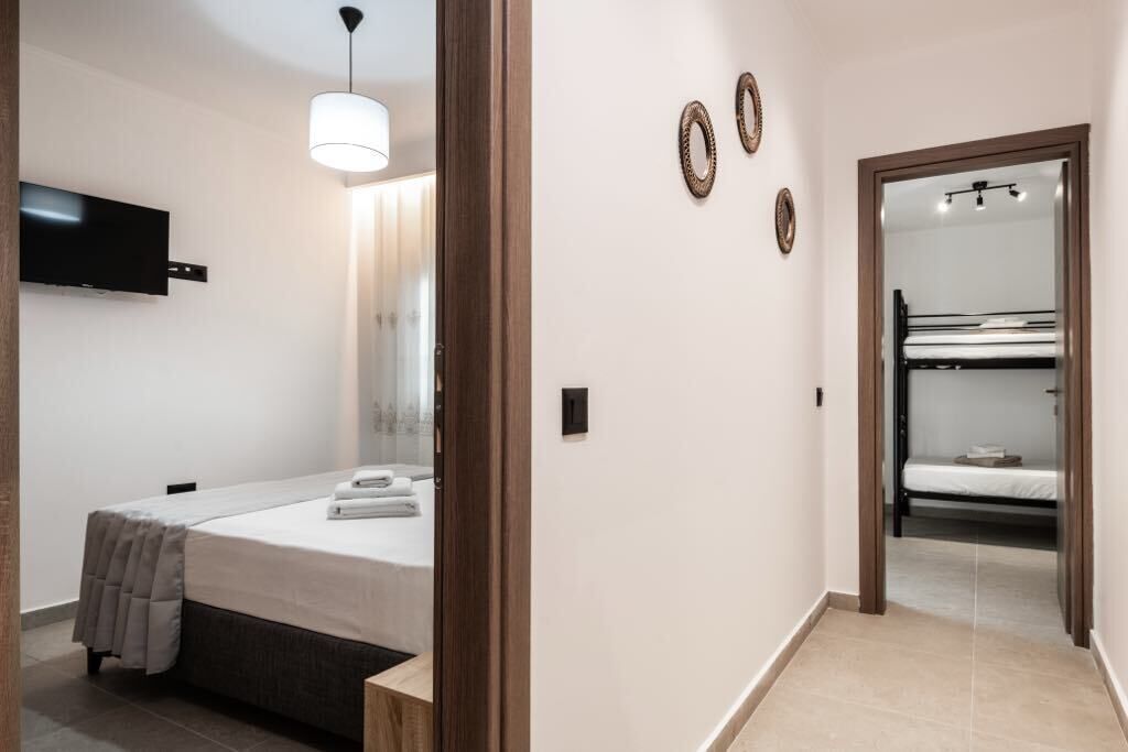 2 habitaciones, tabla de planchar con plancha, wifi y ropa de cama 