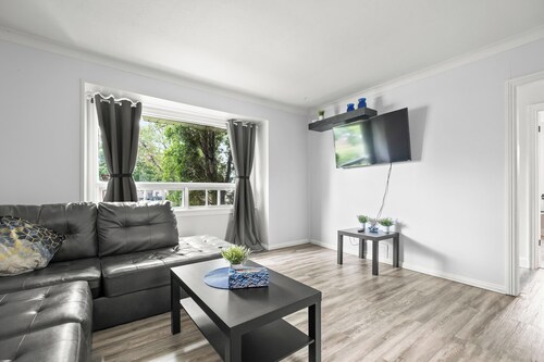 Modern 2 Bedroom Home In A Prime Location