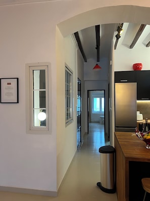 Apartamento, vista para a cidade | Área de estar
