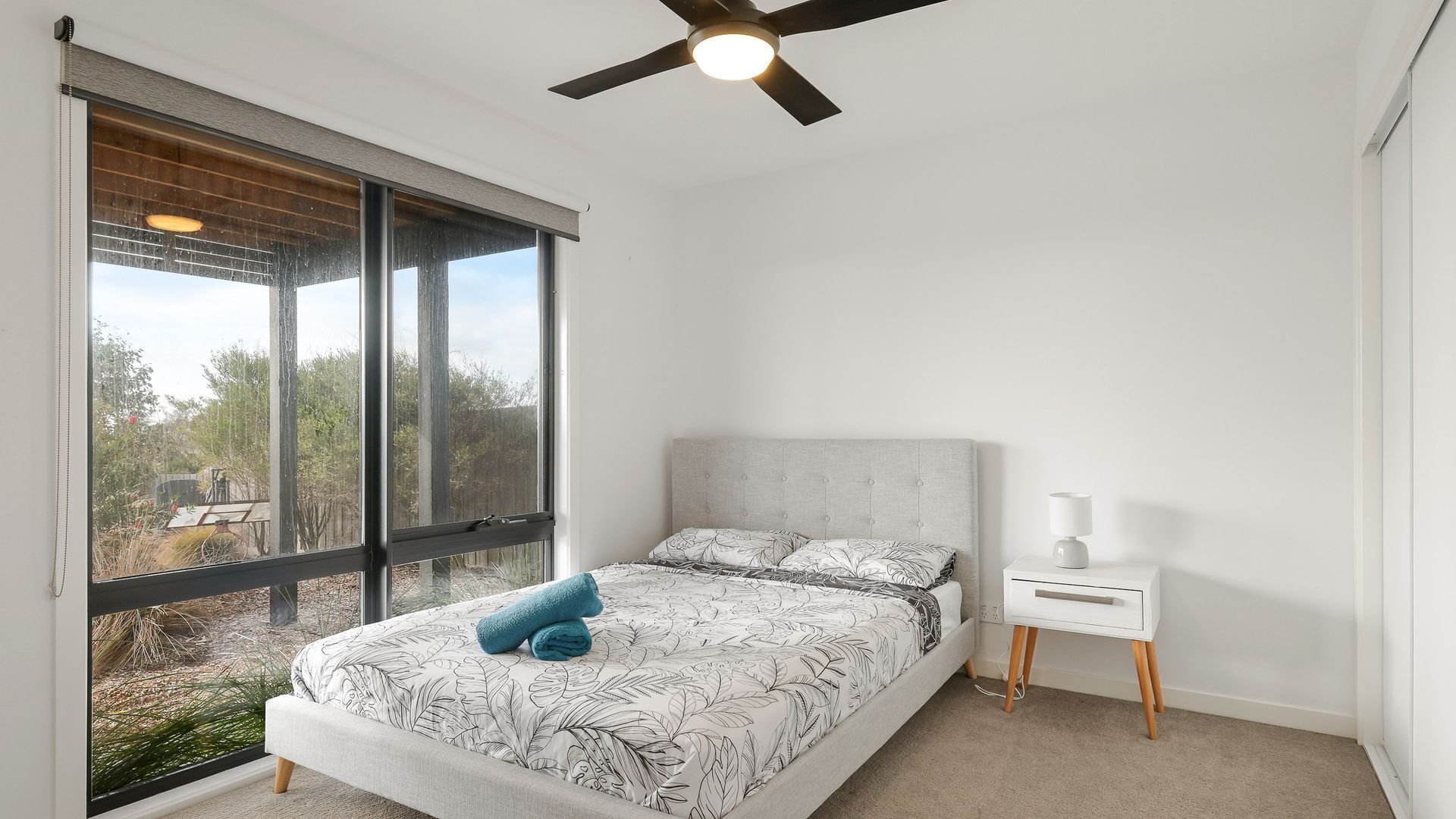 4 bedrooms, iron/ironing board, travel cot, Internet