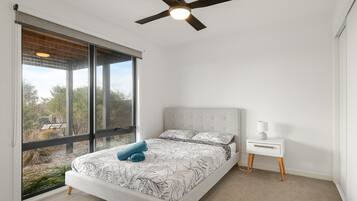 4 bedrooms, iron/ironing board, travel cot, Internet
