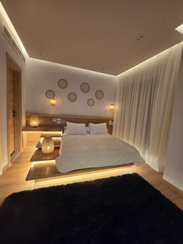 3 chambres, coffres-forts dans les chambres, fer et planche à repasser