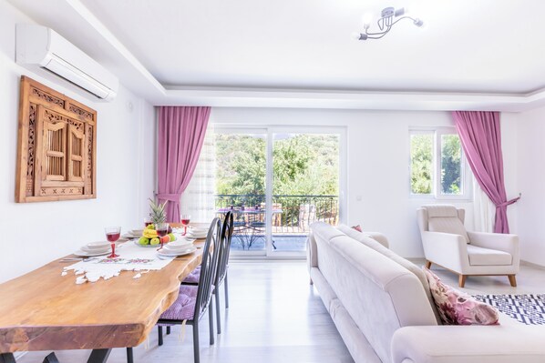 Comfort Apartment, 1 Bedroom, Non Smoking, Mountain View | Living area - Balart Apart (Kas)