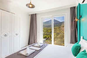 Balart Apart 4, Sigara Icilmez, Dag Manzarali | Décoration personnalisée, fer et planche à repasser, Wi-Fi gratuit
