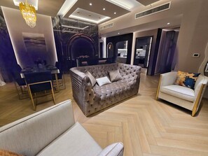 Téléviseur connecté de 60 po avec télévision numérique, Netflix, Hulu