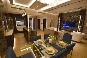 In-room dining - Highend Luxury Rimal with JBR view (Dubai)