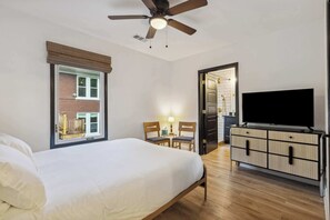 2 chambres, fer et planche à repasser, Wi-Fi gratuit, draps fournis