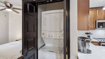 2 chambres, fer et planche Ă repasser, Wi-Fi gratuit, draps fournis