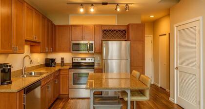 Forest Park Skyline Retreat with Balcony, Pool & Parking