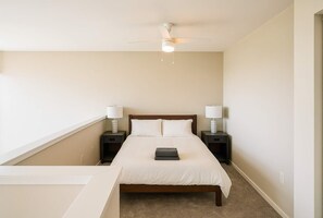 Desk, iron/ironing board, WiFi, bed sheets