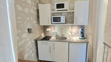 Kühlschrank, Mikrowelle, Ofen