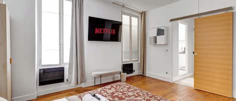 1 chambre, fer et planche à repasser, lit de bébé portatif, Wi-Fi