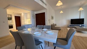 Dining - Stylish 2BR Apartment, The Walk (Dubai)