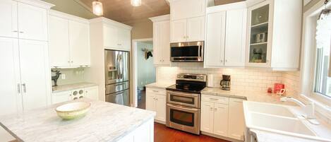 Micro-ondes, four, plaque de cuisson, lave-vaisselle