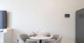 Dining - LUX Dubai Hills Sway Studio (Dubai)