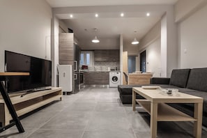 デラックス アパートメント | リビング エリア | PC モニター