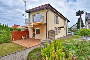 Exterior - Holiday Home in Grzybowo Near Seaside Beach (Kołobrzeg)