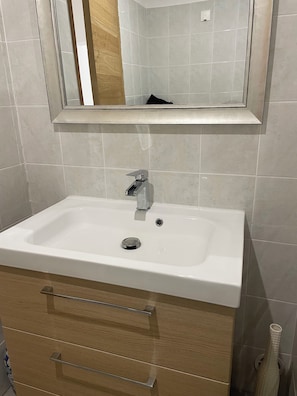 Hair dryer, towels, toilet paper - Rent 2-bedroom apartment in a quiet residential area (Monticello)