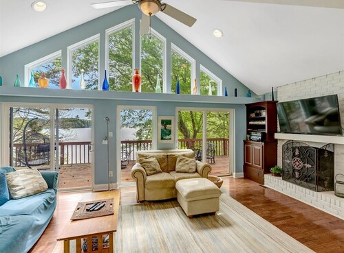 The Gaston Getaway | Prime Location | Big Water Views! Reduced rates for 2026!